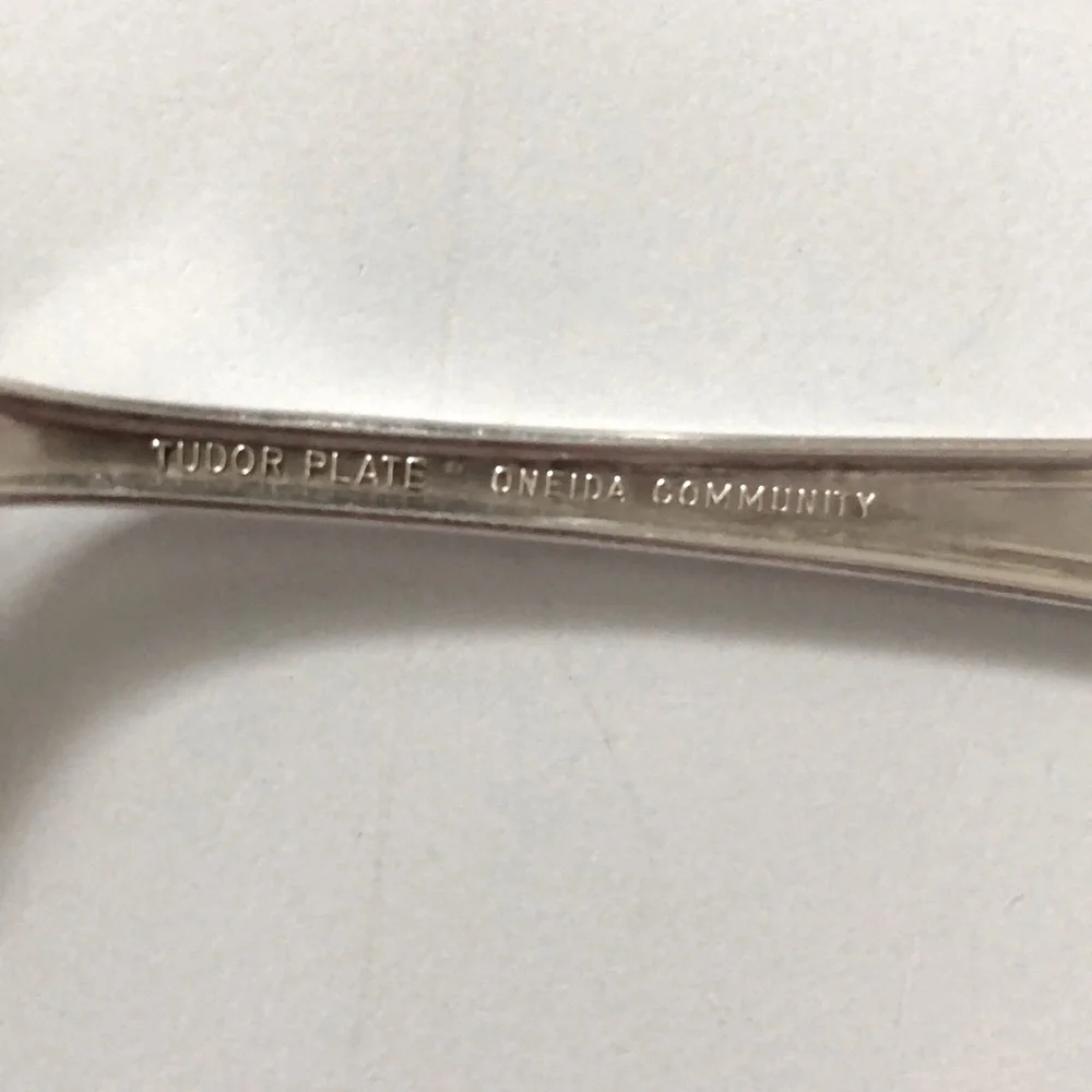Tudor Plate Oneida Community Queen Bess II Silver Plate teaspoons Set of 4